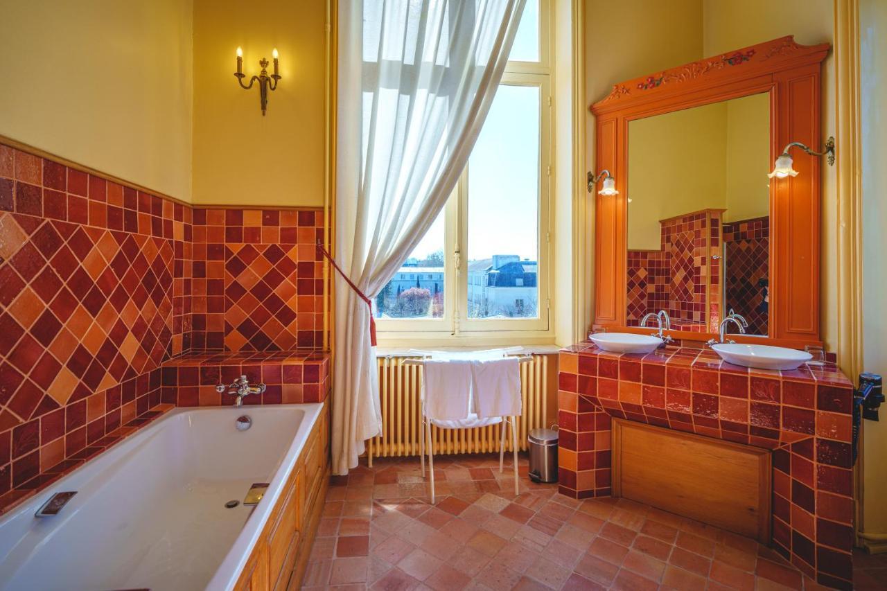 Chateau La Comtesse De Loire & Spa โซมูร์ ภายนอก รูปภาพ
